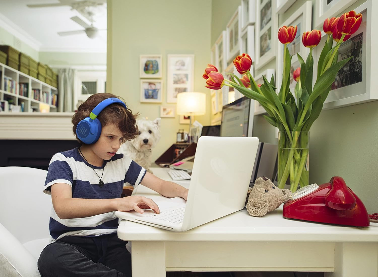 JR 460 NC Over-Ear Wireless Headphones for Children with Sound Safe Technology and Lightweight Padded Design, Blue